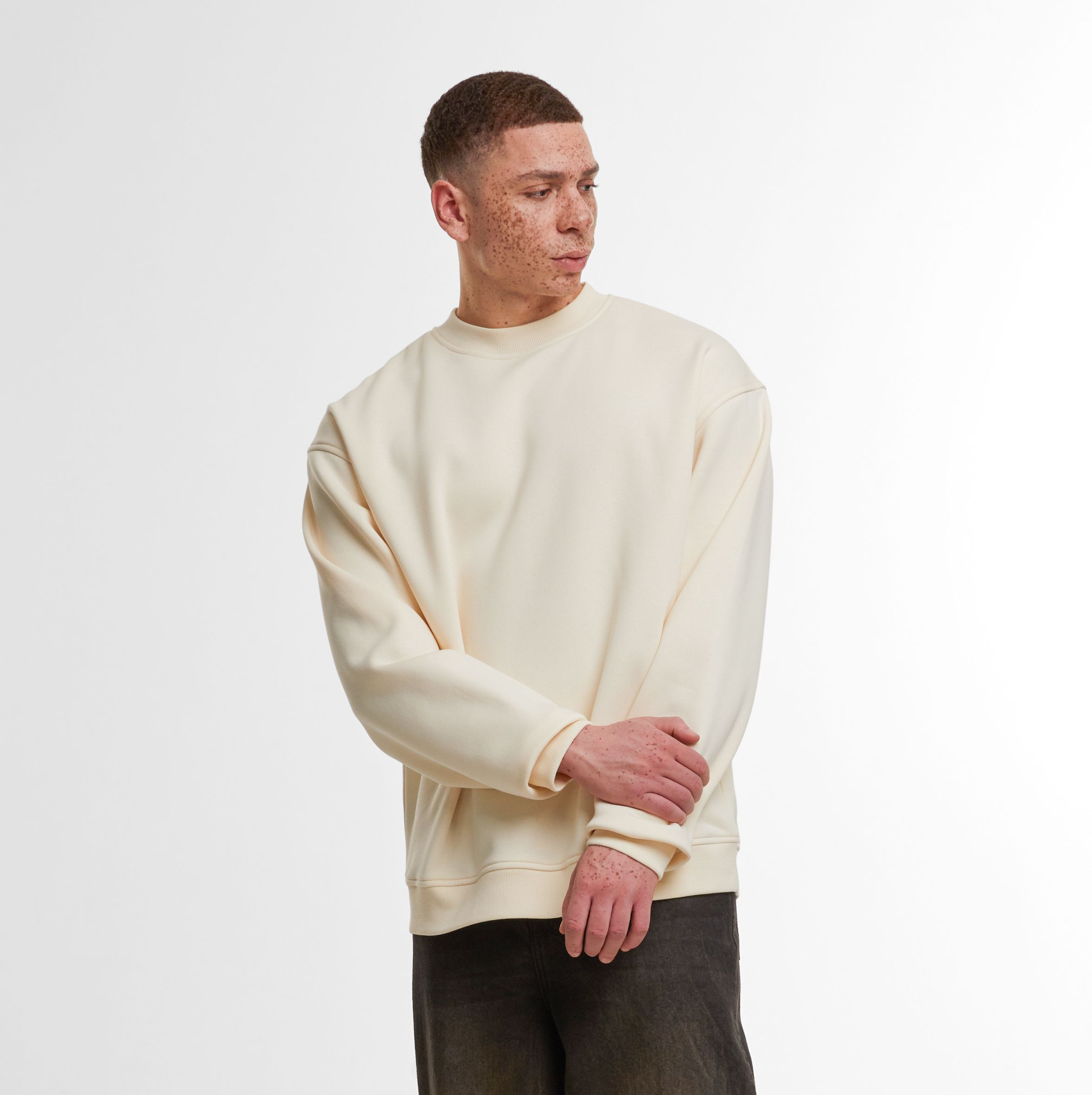 LOOSE FIT SWEATSHIRT